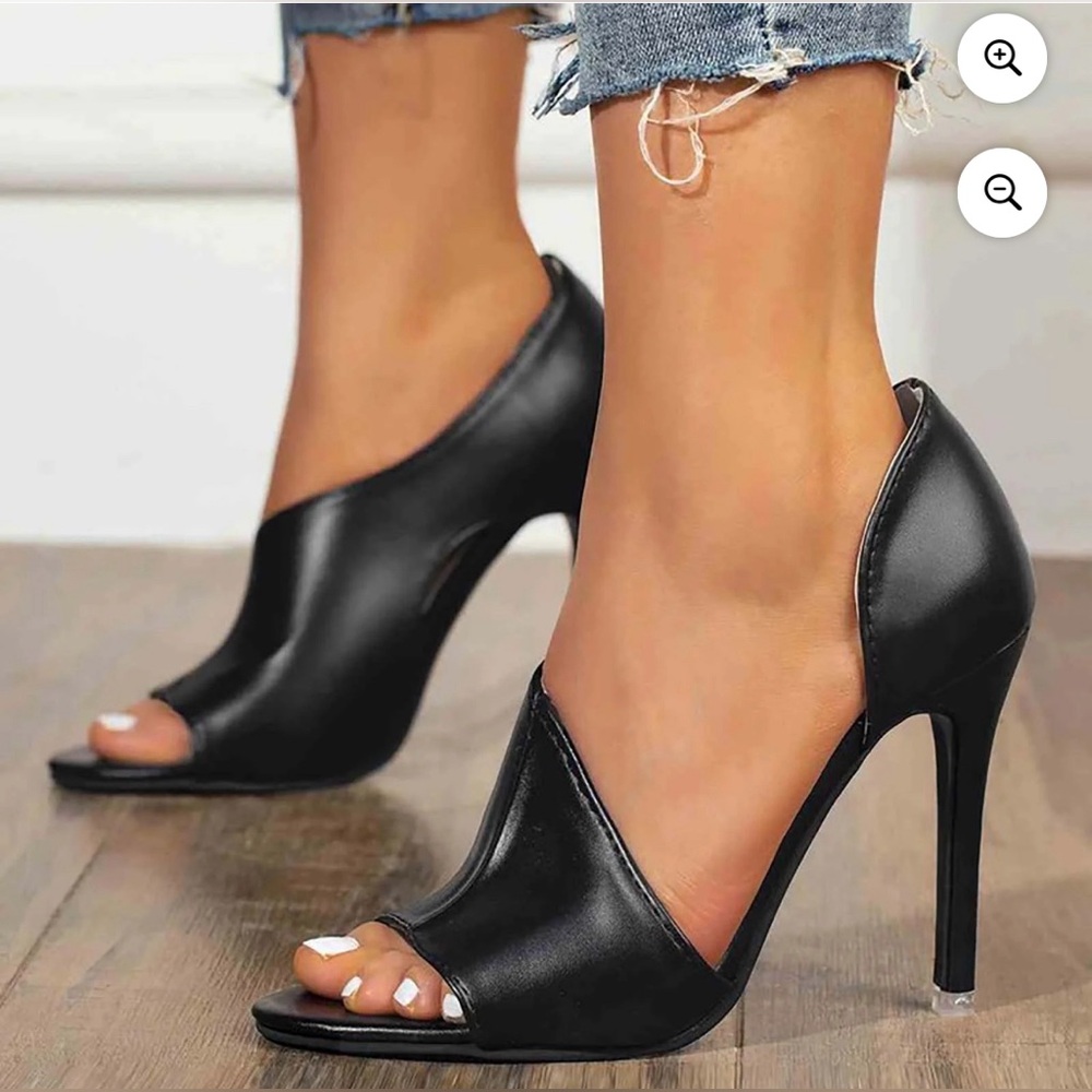 NWOT Leather Open Toe Heel Black